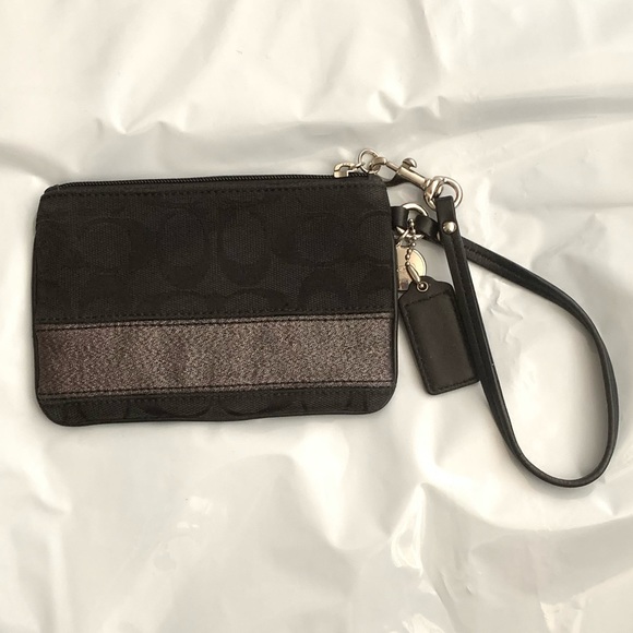 Coach Small Wristlet - Picture 4 of 6